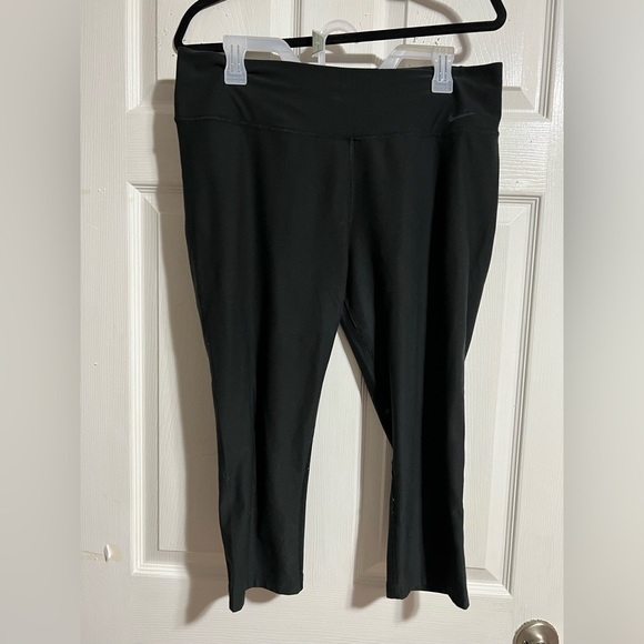 Black Nike Dri-Fit Leggings. - Picture 1 of 3